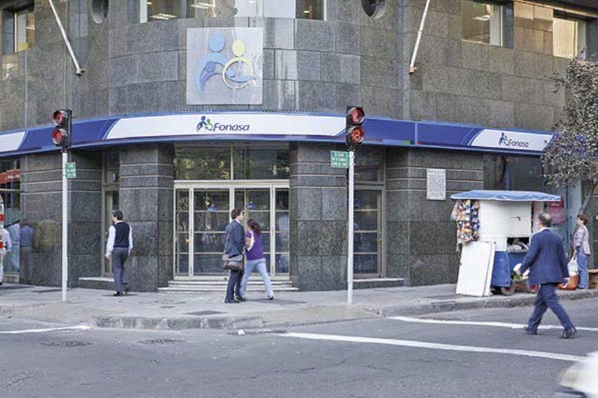 Fonasa declara desierta licitación para nueva modalidad de seguros complementarios: ninguna compañía presentó ofertas